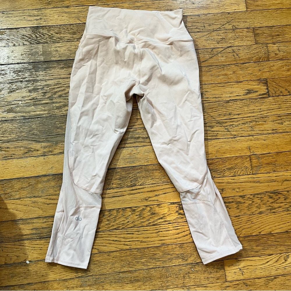 Alo Yoga aloyoga cropped light pink leggings yoga with mesh M